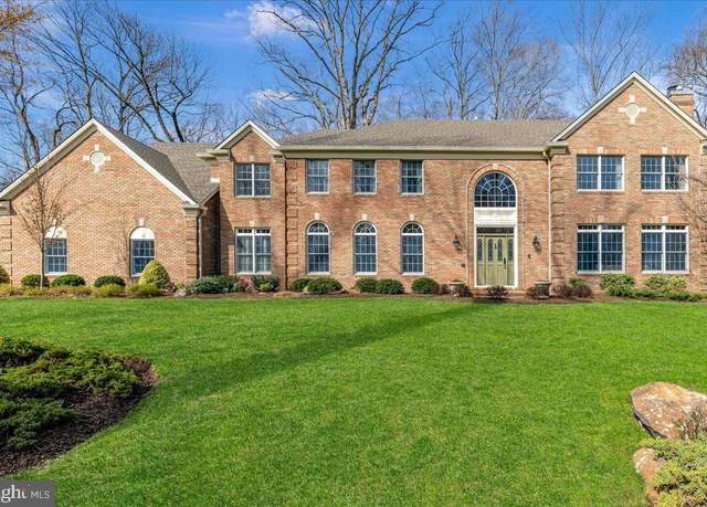 Property at 27 Pettit Pl, Princeton, NJ 08540, 5 beds, 3.5 baths