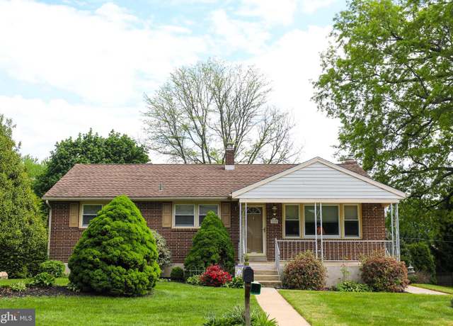 Property at 1100 Laurelee Ave, Reading, PA 19605, 3 beds, 1.5 baths