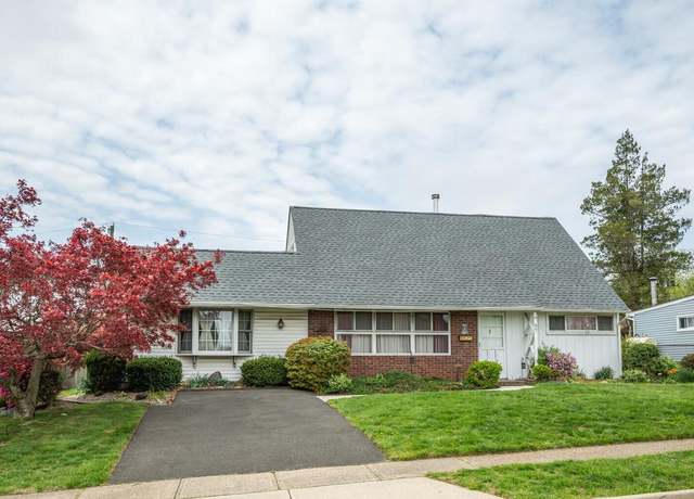 Property at 37 Underwood Rd, Levittown, PA 19056, 4 beds, 2 baths