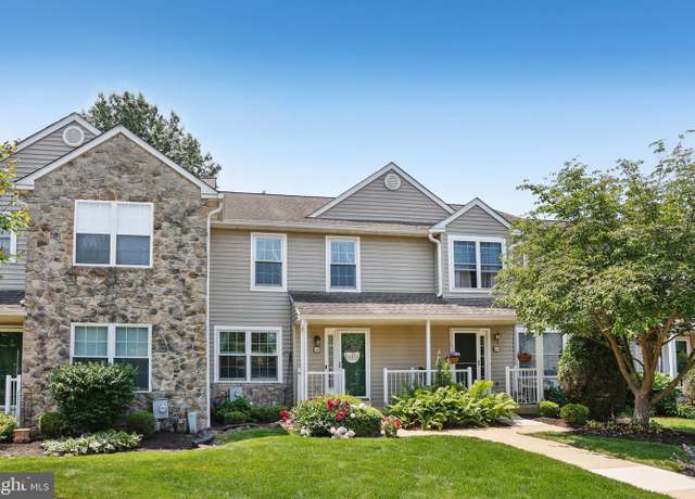 Property at 667 Shropshire Dr, West Chester, PA 19382, 2 beds, 1.5 baths