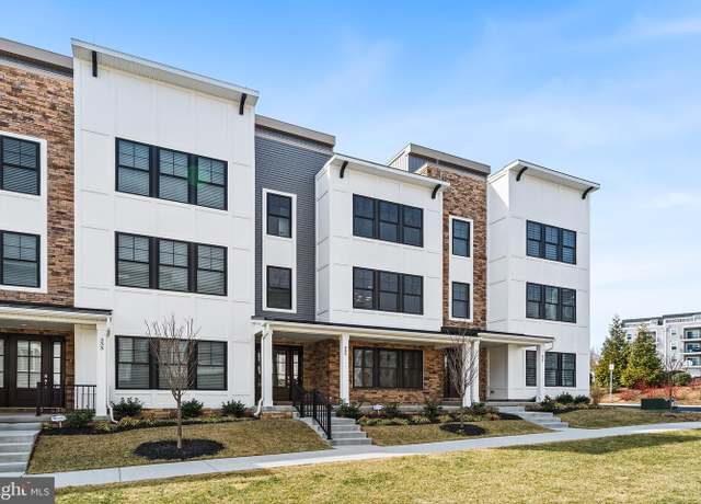 Property at 335 Horseshoe Trl, Newtown Square, PA 19073, 2 beds, 2.5 baths