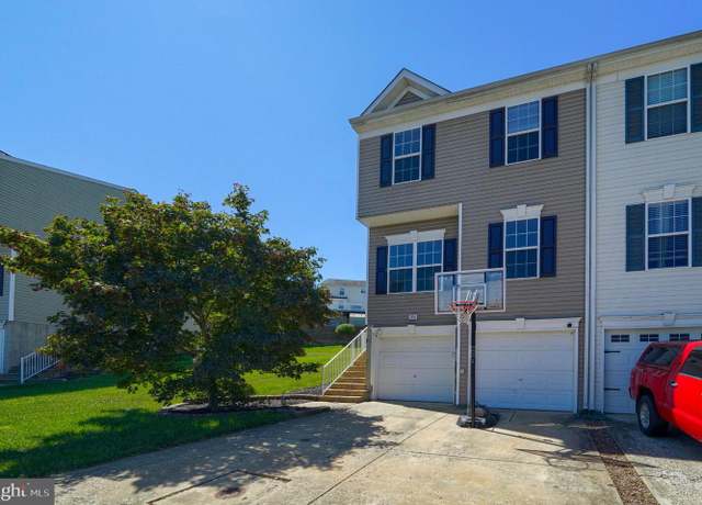 Property at 204 Pennshire Dr, Lancaster, PA 17603, 3 beds, 2.5 baths