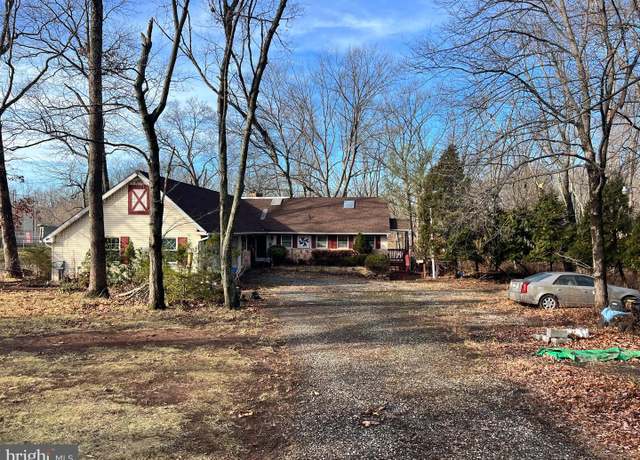 Property at 1890 Green Lane Rd, Lansdale, PA 19446, 2 beds, 2.5 baths
