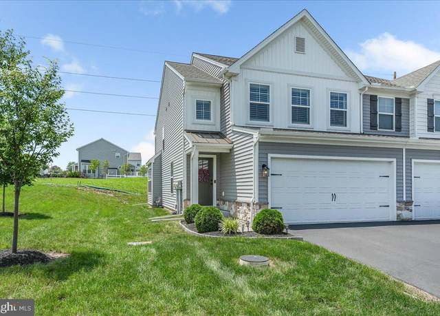 Property at 300 Hayward Ct, Pottstown, PA 19464, 3 beds, 2.5 baths