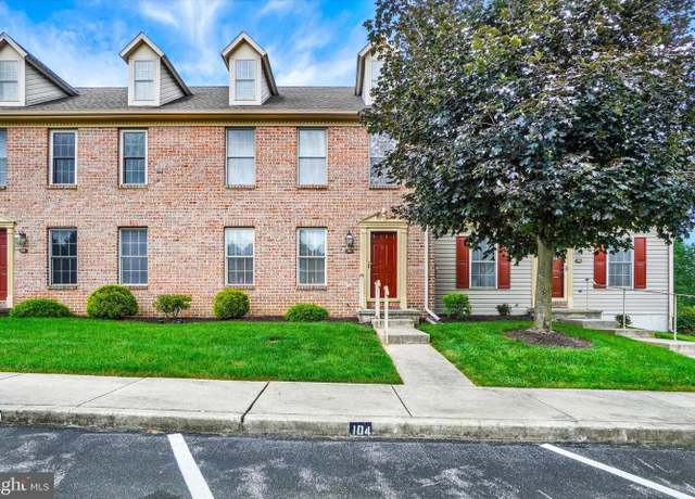Property at 104 Weatherburn Dr, York, PA 17402, 3 beds, 2.5 baths