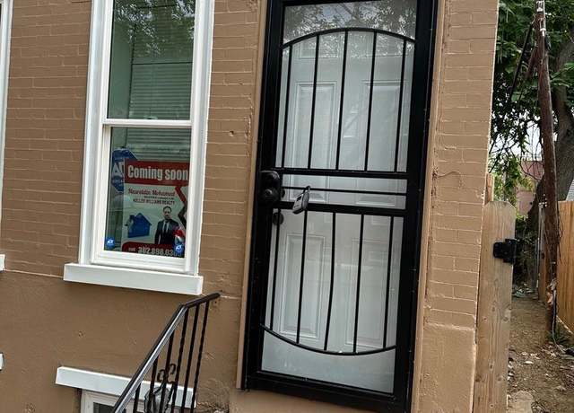 Property at 1002 N Pine St, Wilmington, DE 19801, 2 beds, 1.5 baths