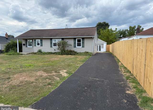 Property at 1 Burnside Blvd, Wilmington, DE 19804, 3 beds, 1.5 baths