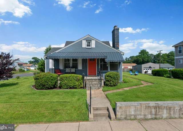 Property at 19 Dunbar Ave, Baltimore, MD 21228, 4 beds, 3.5 baths