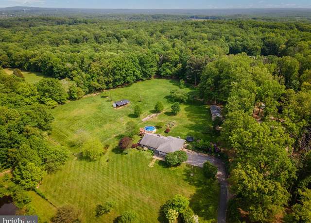 Property at 900 Union Church Rd, Elkton, MD 21921, 5 beds, 3 baths