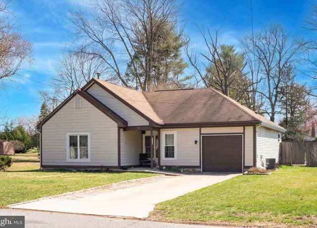 Property at 39 Granite Ave, Mount Laurel, NJ 08054, 3 beds, 2 baths