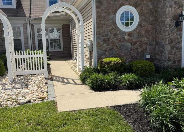 Property at 27 Dove Ct, Hamilton, NJ 08690, 2 beds, 2 baths