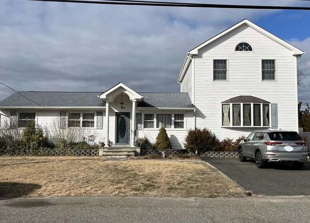 Property at 284 Leswing Dr, Brick, NJ 08723, 4 beds, 3 baths