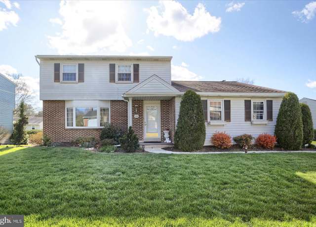 Property at 526 Fairway Dr, Camp Hill, PA 17011, 3 beds, 3.5 baths
