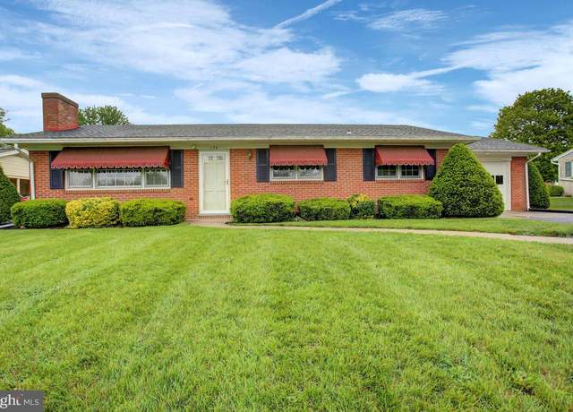 Property at 136 Hillside Dr, Fayetteville, PA 17222, 3 beds, 1.5 baths