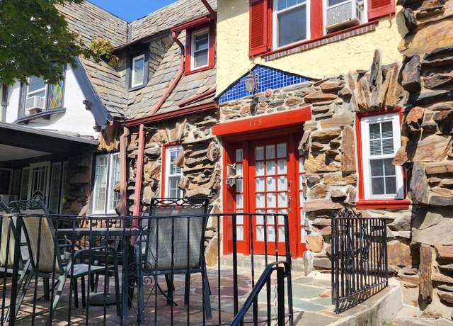 Property at 175 Stoneway Ln, Bala Cynwyd, PA 19004, 3 beds, 1.5 baths