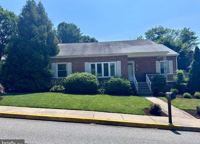 Property at 33 N Camp St, Windsor, PA 17366, 3 beds, 2 baths