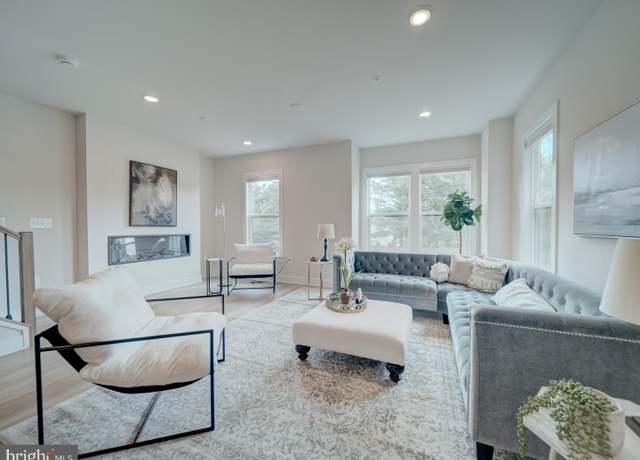 Property at 12768 Sunrise Valley Dr, Reston, VA 20191, 4 beds, 4.5 baths