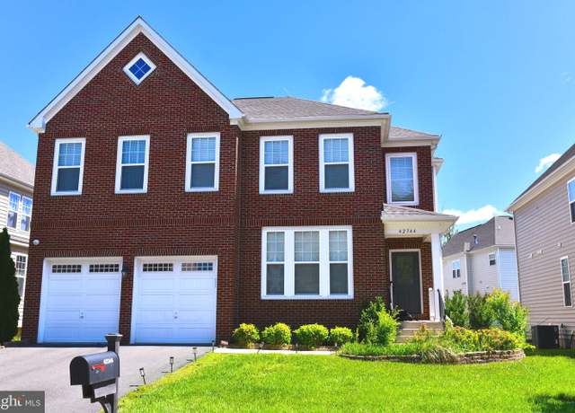 Property at 42344 Abney Wood Dr, Chantilly, VA 20152, 8 beds, 5 baths