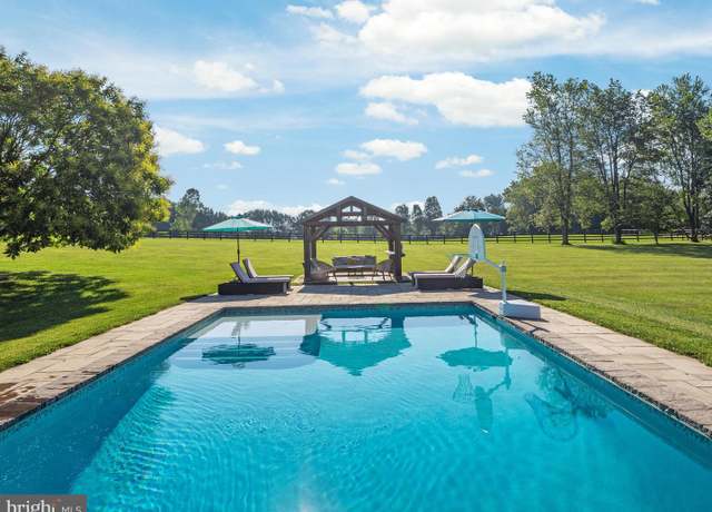 Property at 36823 Shoemaker School Rd, Purcellville, VA 20132, 5 beds, 3.5 baths