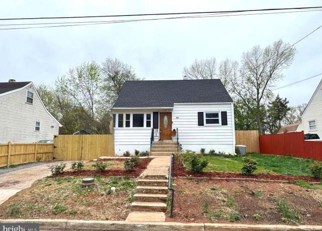 Property at 107 Luxor St, Manassas Park, VA 20111, 3 beds, 2 baths