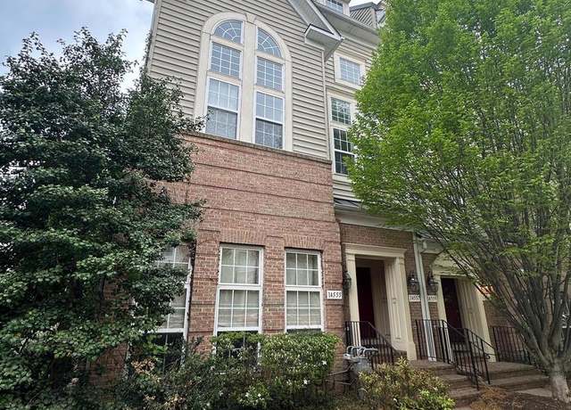 Property at 14555 Marlow St, Gainesville, VA 20155, 2 beds, 2.5 baths