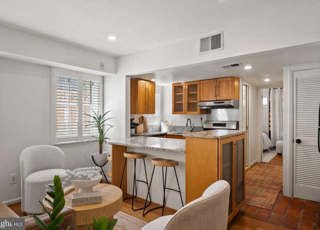 Property at 327 10th St SE #3, Washington, DC 20003, 1 bed, 1 bath