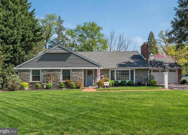Property at 309 Bellevue Ave, Haddonfield, NJ 08033, 3 beds, 2 baths
