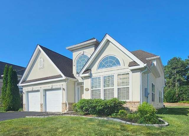 Property at 7 Honeysuckle Dr, Manahawkin, NJ 08005, 2 beds, 2 baths