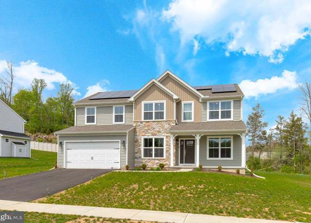 Property at 17 Ladderback Ln, Reading, PA 19606, 4 beds, 2.5 baths