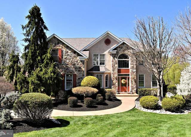 Property at 38 W Bellwood Dr, Holland, PA 18966, 4 beds, 3.5 baths