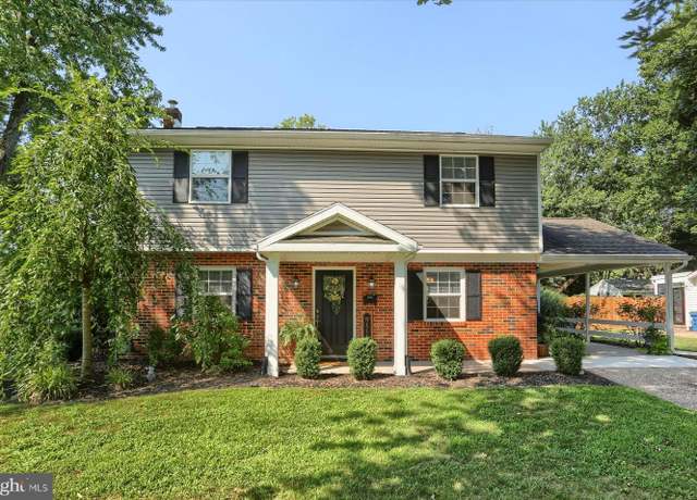 Property at 712 S Broad St, Mechanicsburg, PA 17055, 4 beds, 1.5 baths