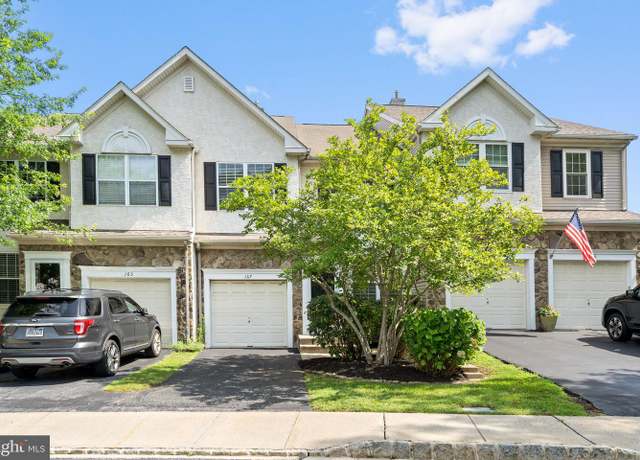 Property at 167 Mountain View Dr, West Chester, PA 19380, 3 beds, 3.5 baths