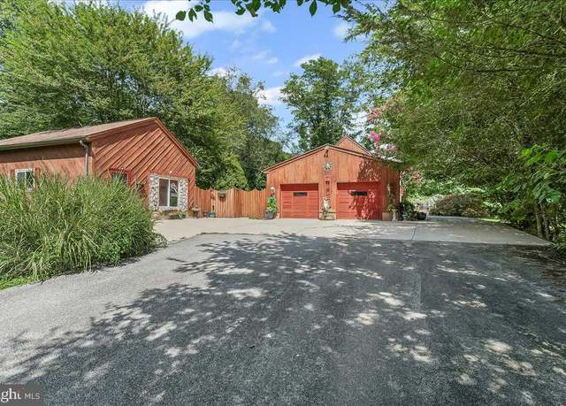 Property at 962 E Baltimore Pike, Kennett Square, PA 19348, 3 beds, 3 baths