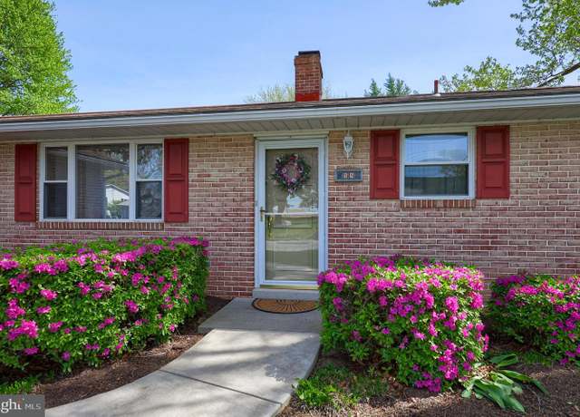 Property at 55 Robin Rd, Hershey, PA 17033, 3 beds, 1.5 baths