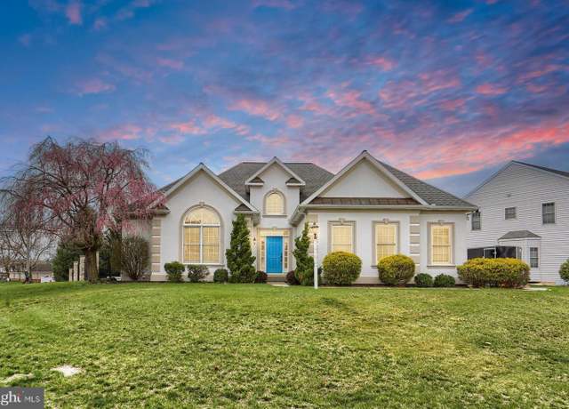 Property at 2 Lewiston Cir, Lancaster, PA 17601, 3 beds, 3.5 baths
