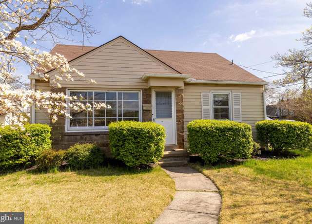 Property at 19 W 9th St, Lansdale, PA 19446, 2 beds, 1 bath