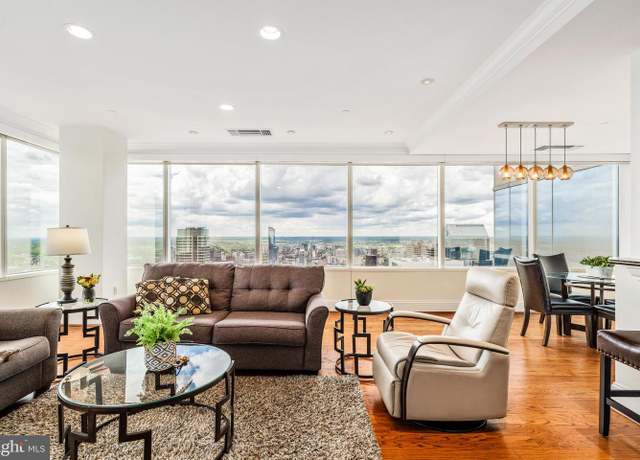 Property at 50 S 16th St #4501, Philadelphia, PA 19102, 2 beds, 2.5 baths