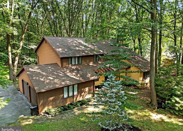 Property at 595 S Seltzer Rd, Pottsville, PA 17901, 4 beds, 2.5 baths