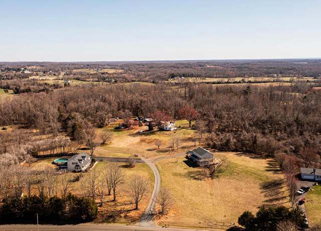 Property at 8158 Botha Rd, Warrenton, VA 20186