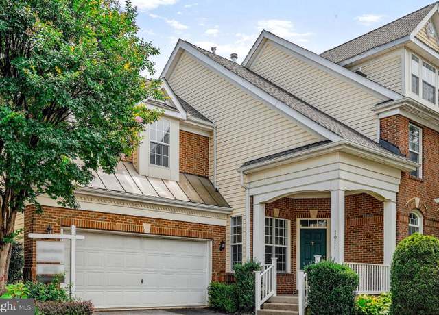 Property at 7011 Lawnwood Ct, Fort Belvoir, VA 22060, 4 beds, 5.5 baths