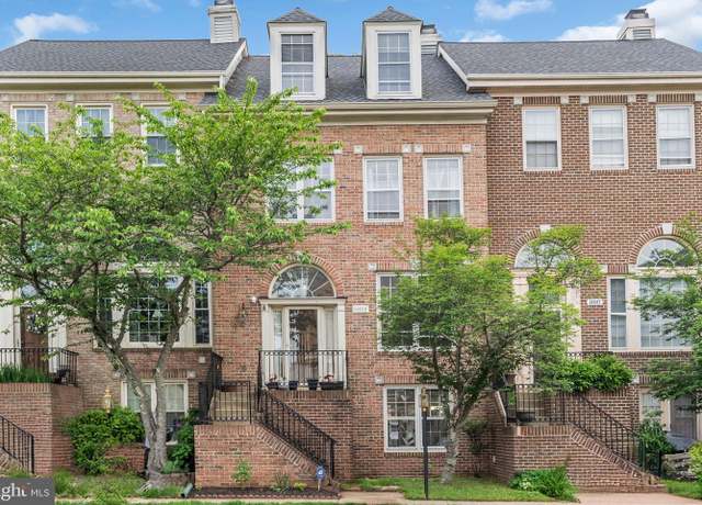Property at 14605 Creek Valley Ct, Centreville, VA 20120, 4 beds, 3.5 baths