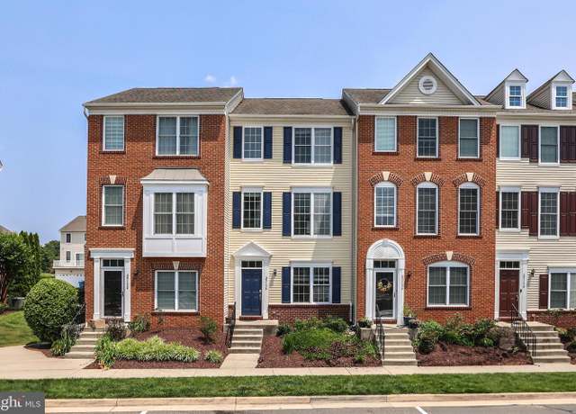 Property at 25154 Monteith Ter, Chantilly, VA 20152, 3 beds, 3.5 baths