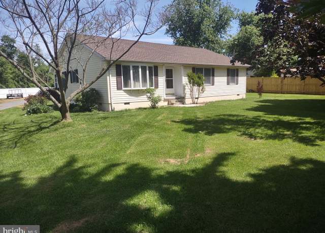 Property at 108 Connector Rd, Martinsburg, WV 25405, 3 beds, 2 baths