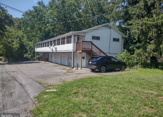 Property at 20 Coughlan Ln, Berkeley Springs, WV 25411, 7 beds