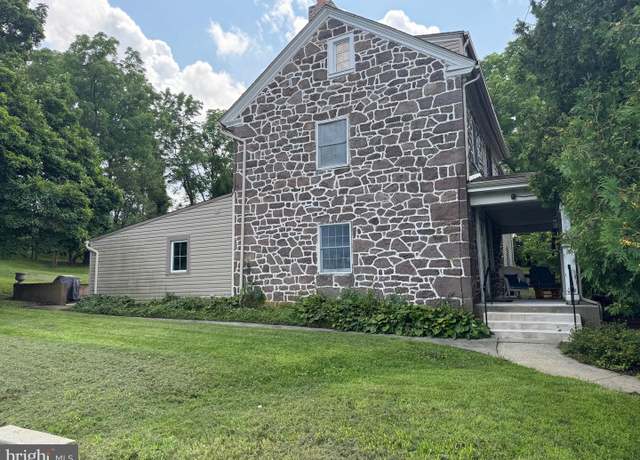 Property at 578 Old Lancaster Pike, Reading, PA 19607, 3 beds, 4 baths