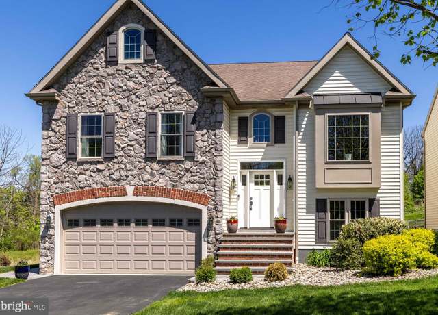 Property at 110 Daniel Dr, Avondale, PA 19311, 4 beds, 3 baths