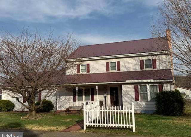 Property at 718 Maple Ave, Lewistown, PA 17044, 5 beds, 2 baths