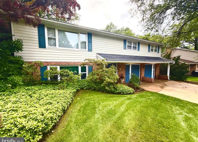 Property at 1818 Crestlyn Rd, York, PA 17403, 3 beds, 2.5 baths