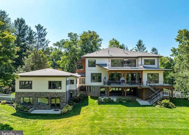 Property at 9604 Pembroke Pl, Vienna, VA 22182, 6 beds, 7 baths
