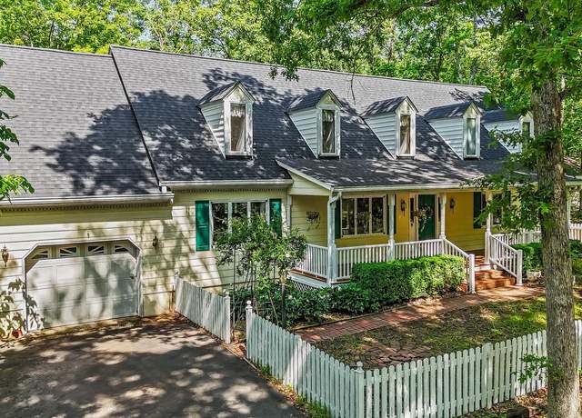Property at 7712 Cerro Gordo Rd, Gainesville, VA 20155, 5 beds, 3.5 baths